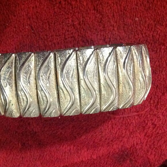 Lot of 1 Metal Expansion & 5 Wide Stretch Vintage Bracelets **READ LISTING** - Picture 3 of 8